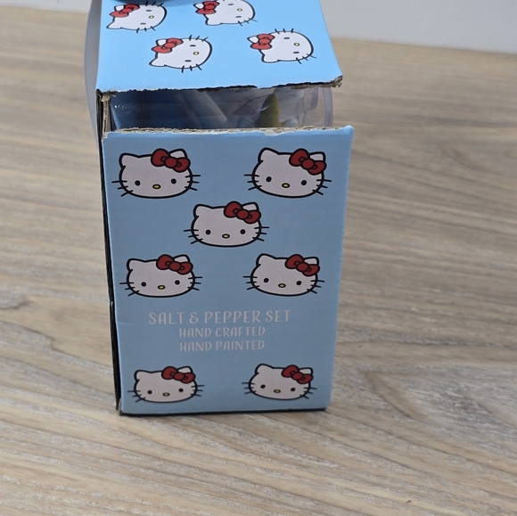 Hello Kitty Unicorn Salt & Pepper Shakers Sanrio NWT Cute Kitchen Decor - Picture 3 of 4